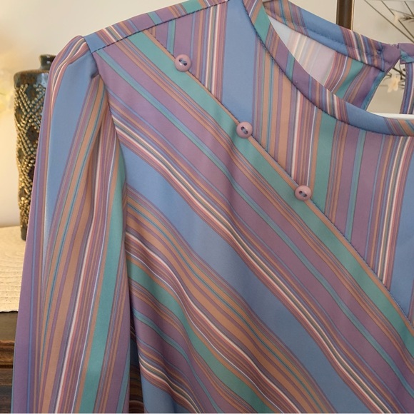 Vintage 70's Pastel Striped Women's Blouse, Size Medium - Picture 4 of 10